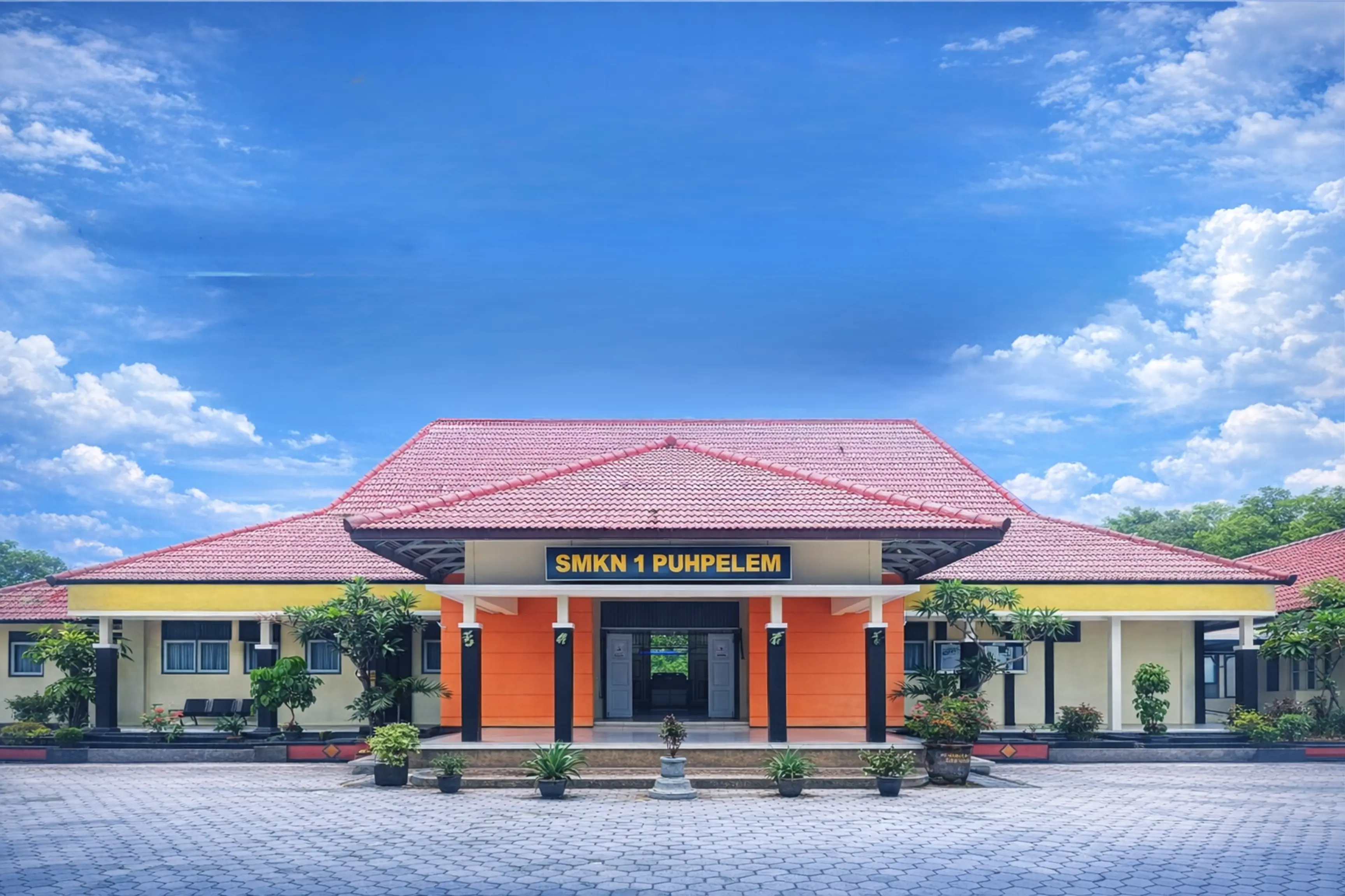 Latar Belakang SMK N 1 Puhpelem